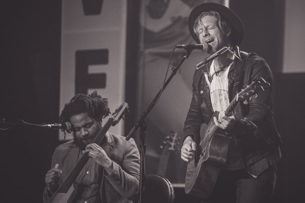 Jon Foreman of Switchfoot. Melodic Caring Project RAISE A RECORD 2017 Gala. #Concerts4HospitalizedKids